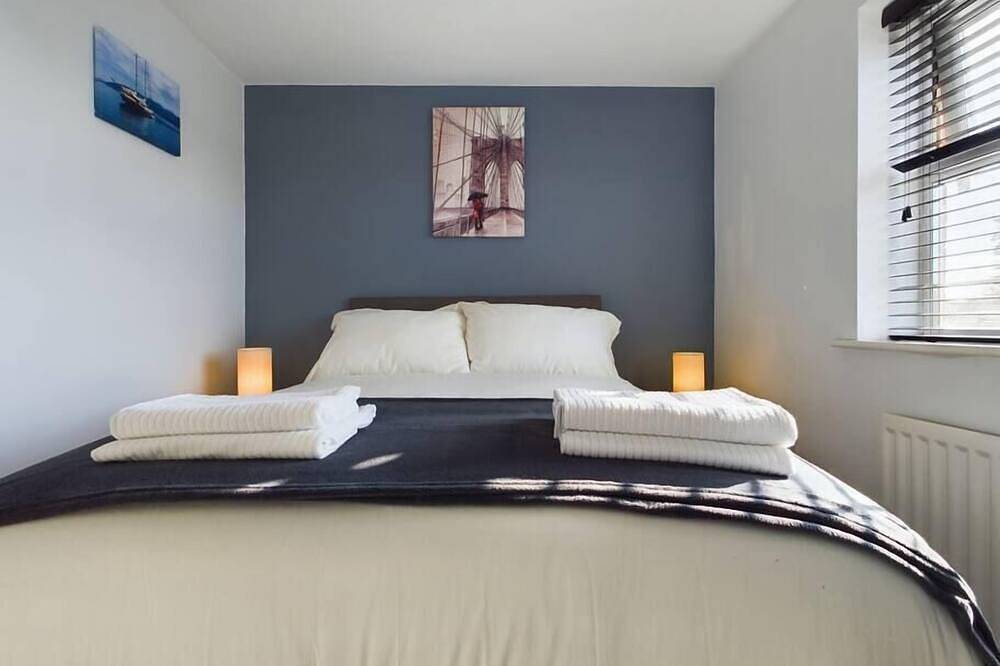 Entire 3-Brhouse in Stafford Parking/wi-fi/netflix in Stafford, Staffordshire