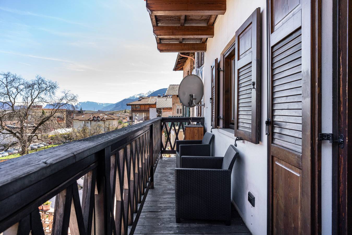Entire apartment, Apartment 'Appartamento Cles' with Mountain View, Balcony and Wi-Fi in Cles, Brenta group