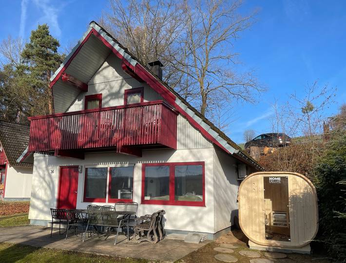 Ferienhaus für 6 Personen, mit Balkon und Terrasse sowie Garten und Sauna in Kirchheim