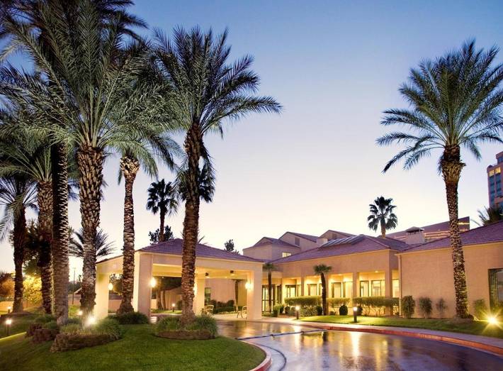 Hotel für 4 Personen, mit Pool - 1