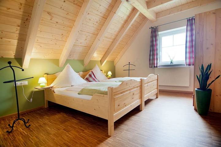 Ganze Wohnung, Hochwertiges Urlaubsziel mit großer Außenanlage in Feuchtwangen, Romantische Straße