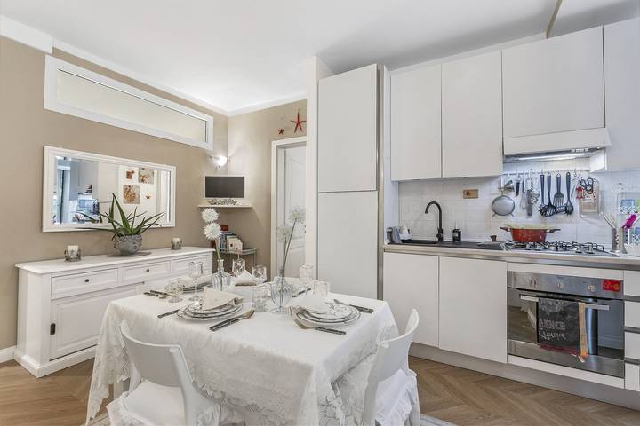 Appartamento intero, Casa Amorosa Town Center with Terrace and A/C in Alassio, Riviera di Ponente