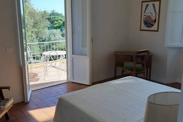 Villa for 9 Guests in Rome, Rome Province, Picture 1