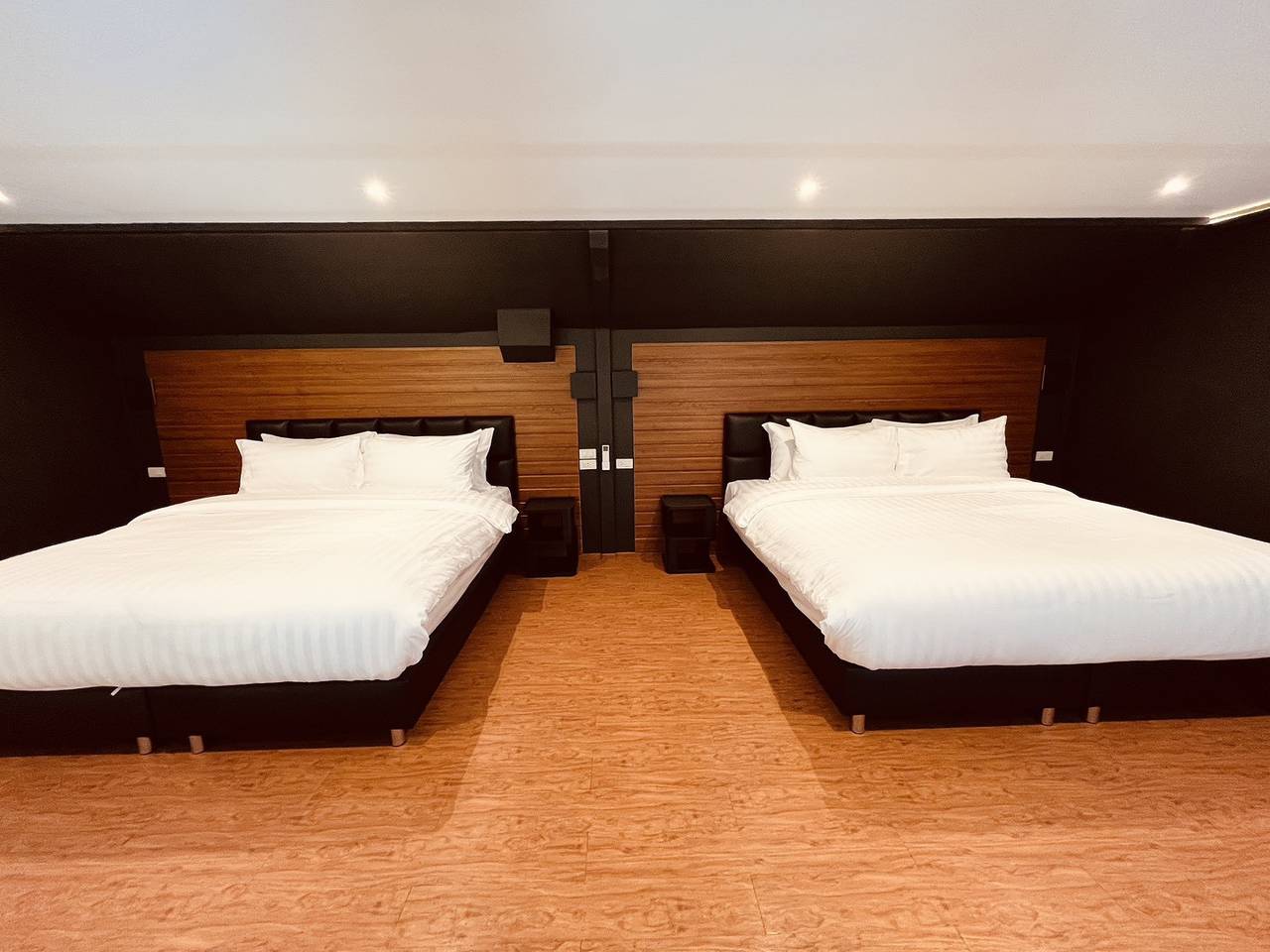 Appartement entier, Suite A Khaolak Loft avec 2 lits king size et 1 salle de bain à l'hôtel Kokotel Montana in Khao Lak