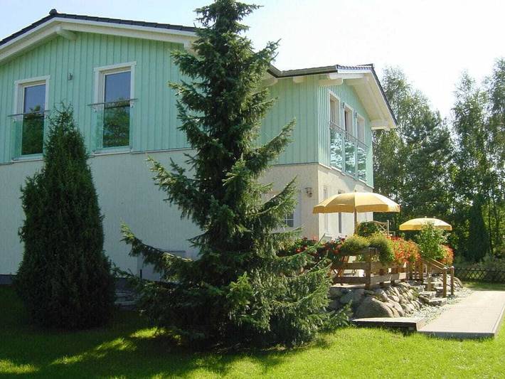 Ferienhaus für 4 Personen, mit Terrasse und Garten