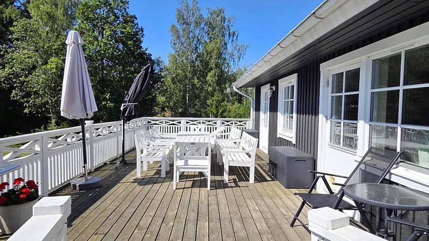 Ferienhaus für 13 Personen, mit Pool und Whirlpool sowie Sauna und Terrasse in Vaxholm - 2