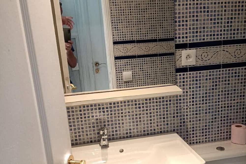 Entire apartment, Cosy, fully-equipped apartment for vacations on foot! in Hendaye, Bayonne region