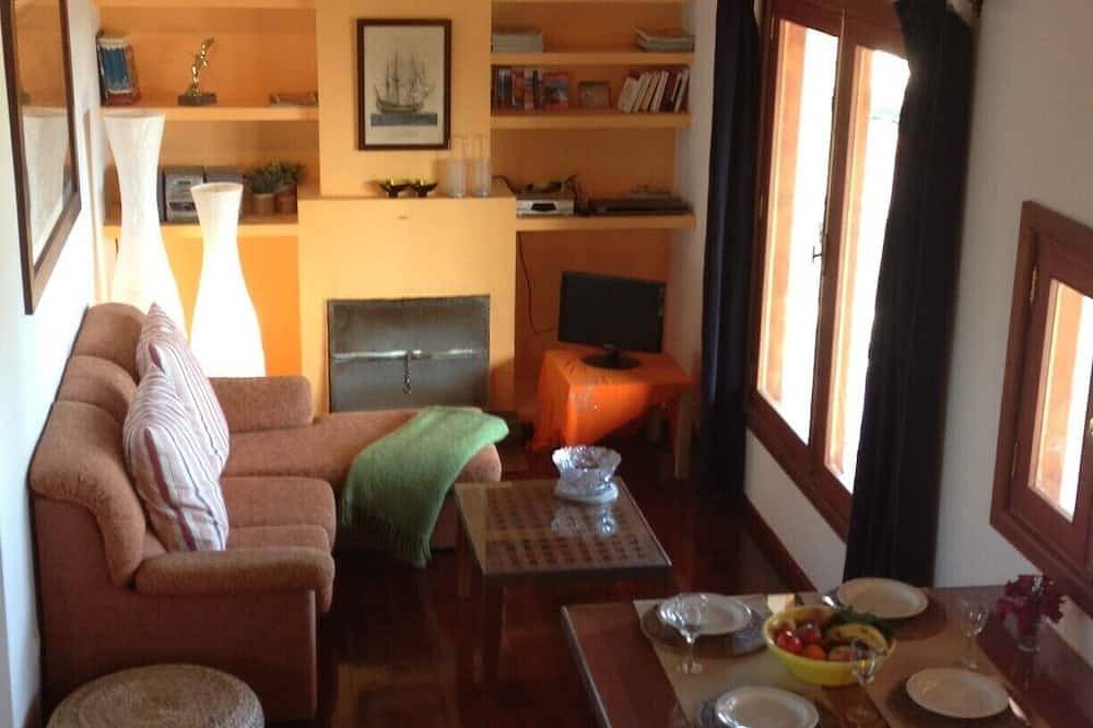 Welcome to Casa Simbi, a sun filled cottage sure to delight. in Las Hermosas, Pájara
