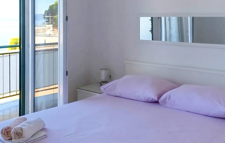 Apartamento vacacional entero, Escapada a la costa: acogedor apartamento en Podgora con aparcamiento y wifi in Podgora, Rivera de Makarska