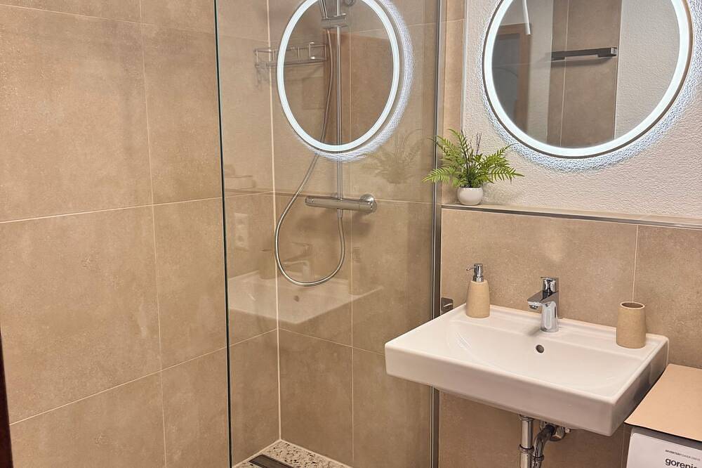 Ganze Wohnung, Helle Dg-Wohnung mit Balkon in Bad Friedrichshall in Bad Friedrichshall, Kurpfalz