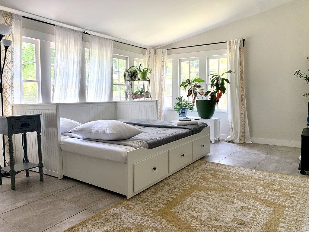 Sunny Stifft’s Station/Capital View: Off Street Parking At&T Fiber in Little Rock, Arkansas