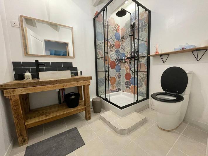 Gîte pour 4 personnes, avec jardin à Ardillières - 3