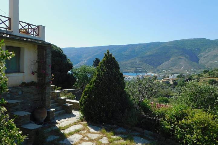 Gîte pour 3 personnes, avec jardin et balcon dans Andros