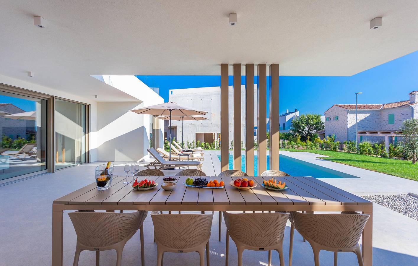 Urlaub am Meer: Geräumige 2-Zimmer-Wohnung mit Pool, Terrasse und Parkplatz in Bale, Rovinj und Umgebung