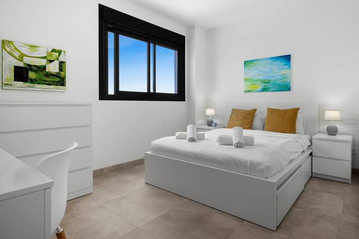 Apartamento entero, Stunning Infinity Pool apt by Costarentals in Estepona Old Town, Estepona