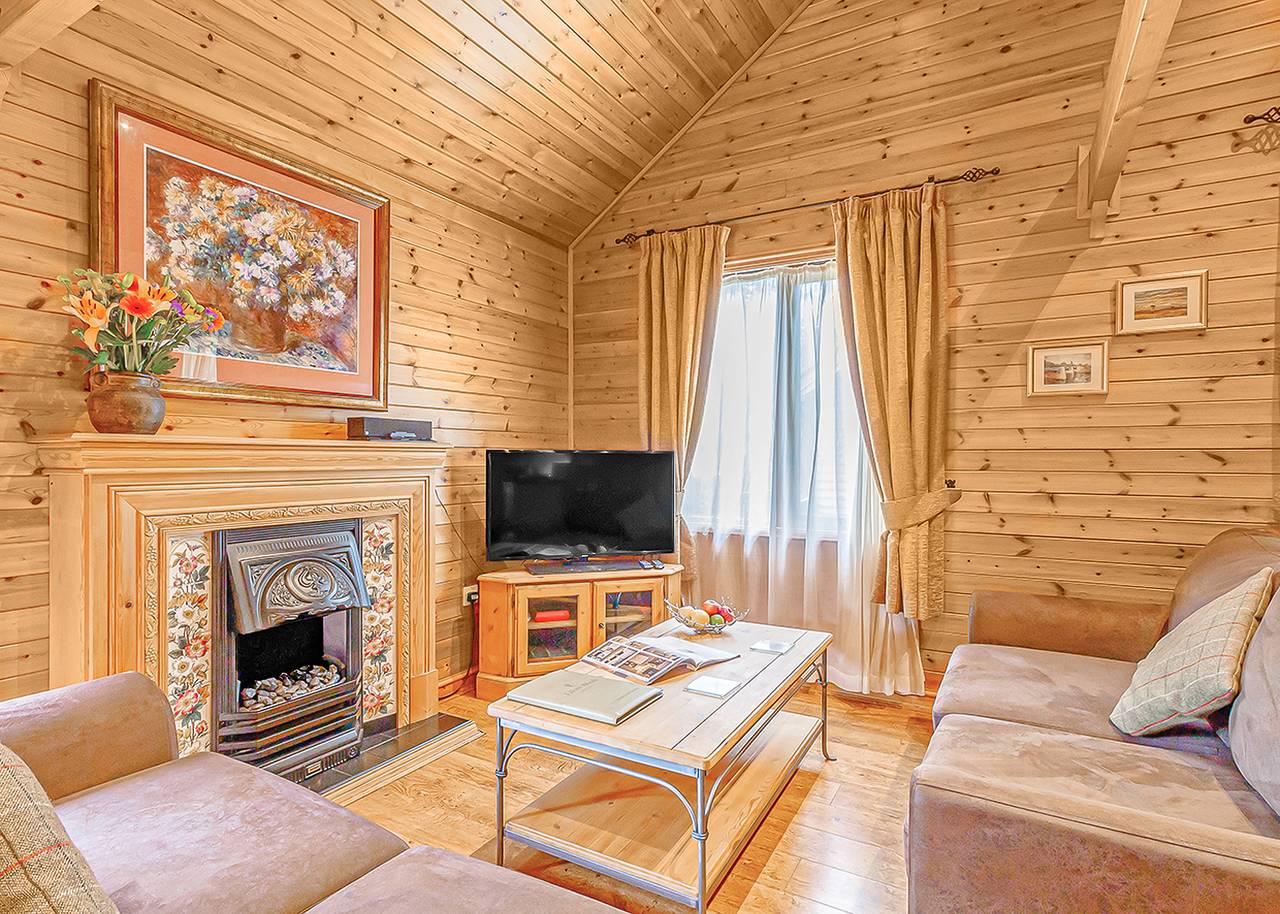 Falkner Watersedge Lodge in Tilford, Surrey