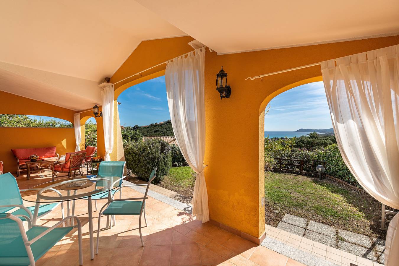 Casa de vacaciones 'Domixedda' con vistas al mar, terraza privada y aire acondicionado in Costa Rei, Muravera