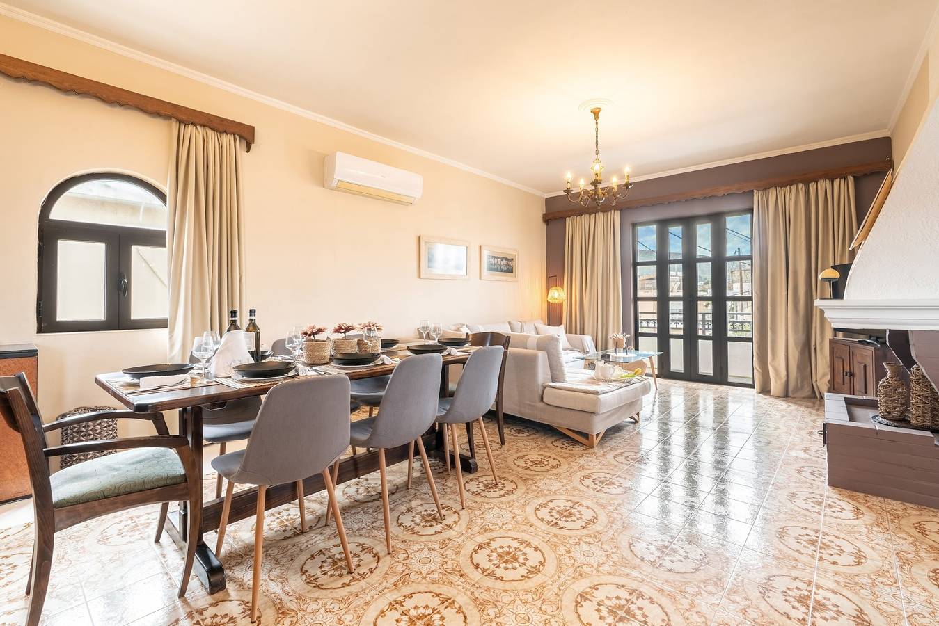 Geheel appartement, Appartement 'Afentika Grand Flat' met Uitzicht op de Bergen, Wi-Fi en Airconditioning in Archangelos, Rhodos