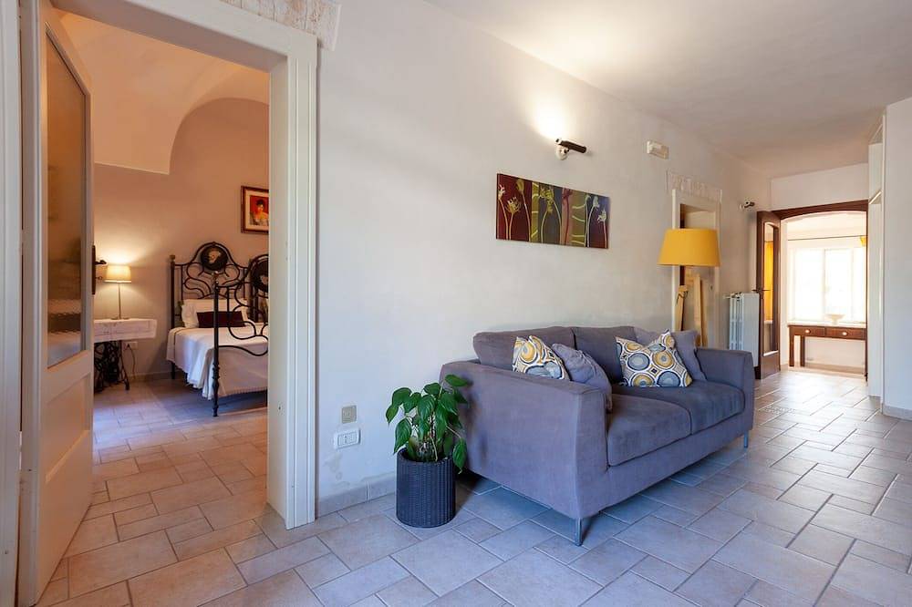 Casa di campagna di lusso con vasca idromassaggio all'aperto, lezione di cucina ad alta velocità Wi-Fi Adsl in Cisternino, Salento