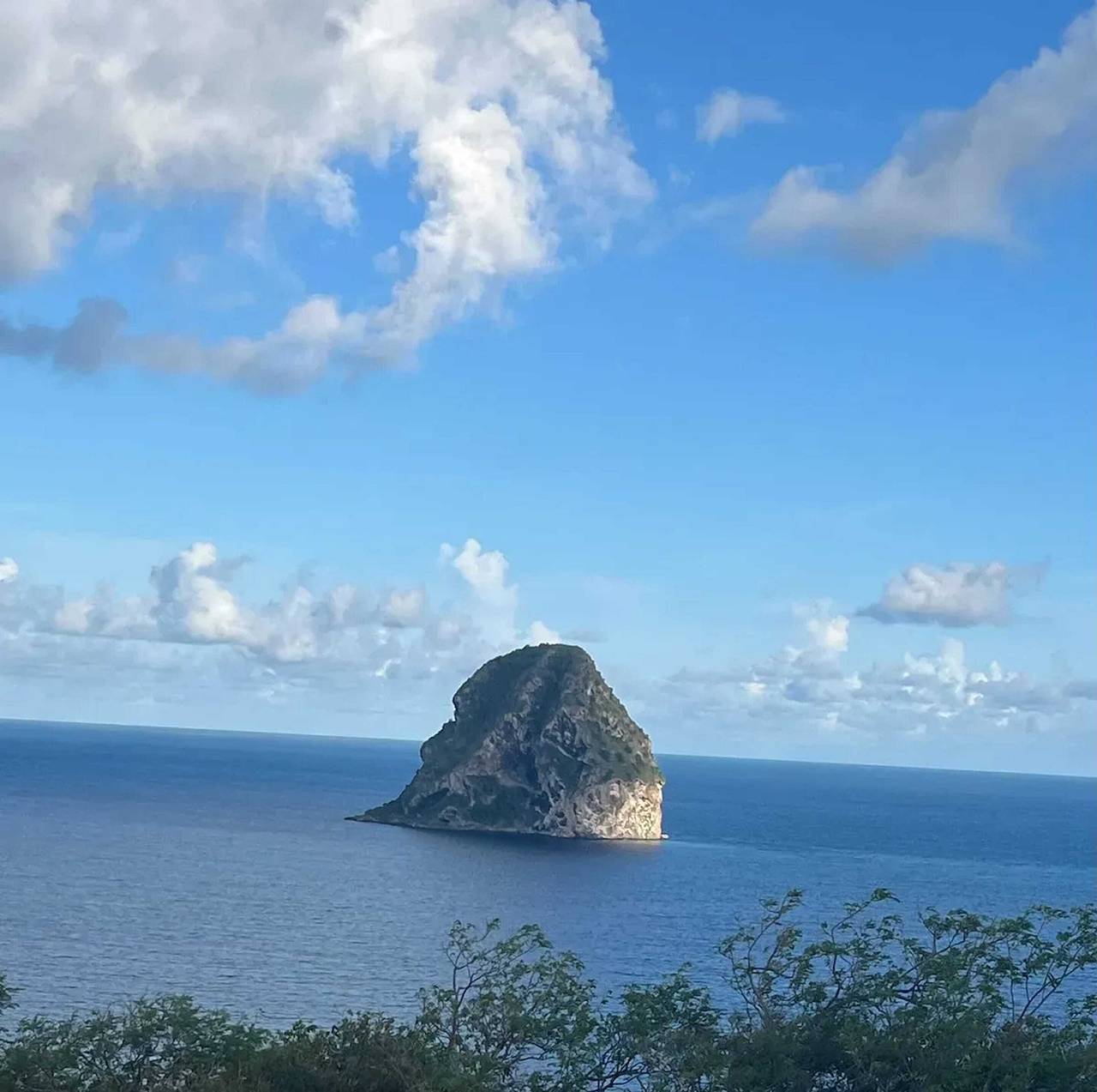 Entire studio, Cozy Studio in Diamant 26 m² with Balcony in Le Diamant, Martinique