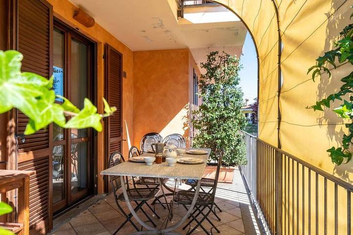 Location de vacances pour 8 personnes, avec jacuzzi ainsi que terrasse et jardin à Narzole