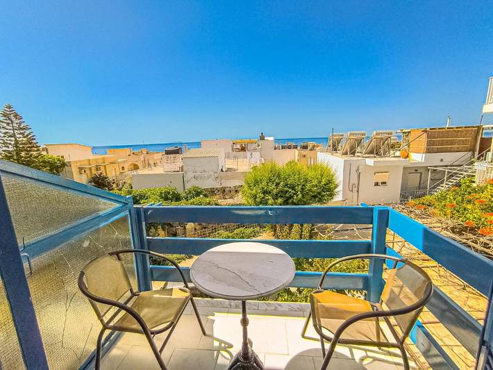 Gîte pour 2 personnes, avec Balcon ainsi que Terrasse et Vue dans Soúgia - 3
