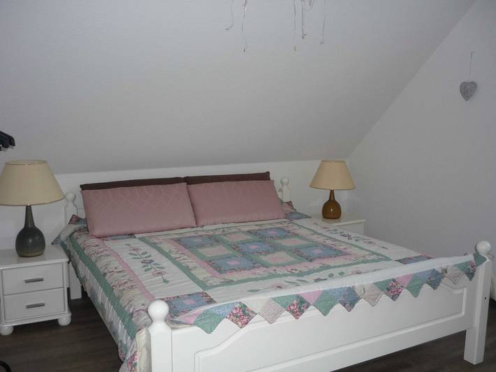 Ganze Ferienwohnung, Klütz: Fewo mit 2 Schlafzimmern und modernem Bad - Ferienwohnung Klütz in Oeversee, Grünes Binnenland