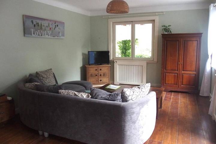 Location de vacances pour 4 personnes, avec vue et jardin, animaux acceptés à Montjay - 3