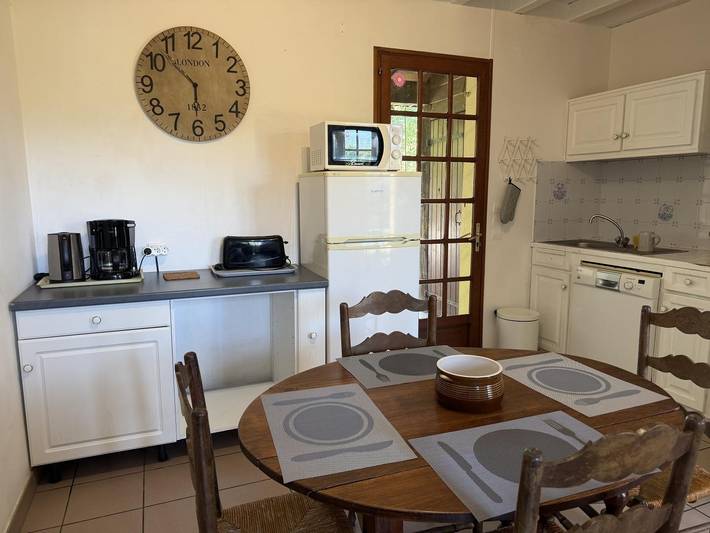 Gîte pour 4 personnes, avec vue ainsi que terrasse et jardin à Saint-Julien-en-Born - 4