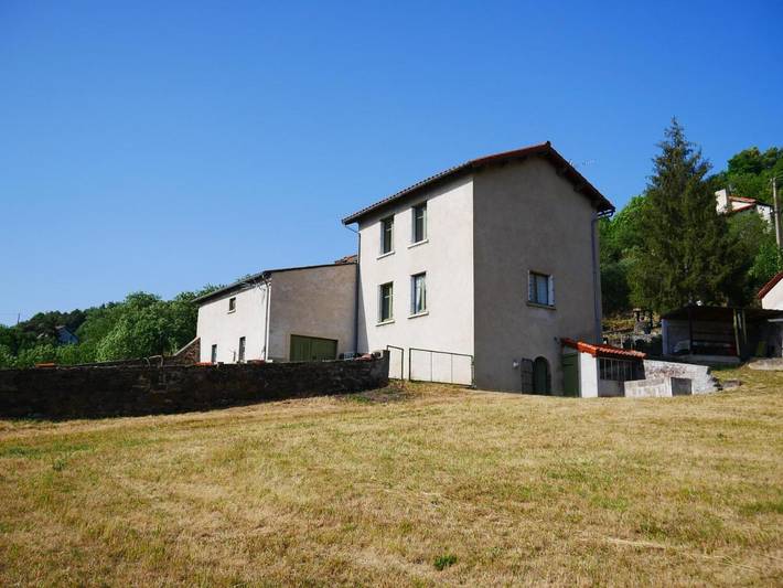 Location de vacances pour 6 personnes, avec jardin ainsi que terrasse et vue à Polignac - 2