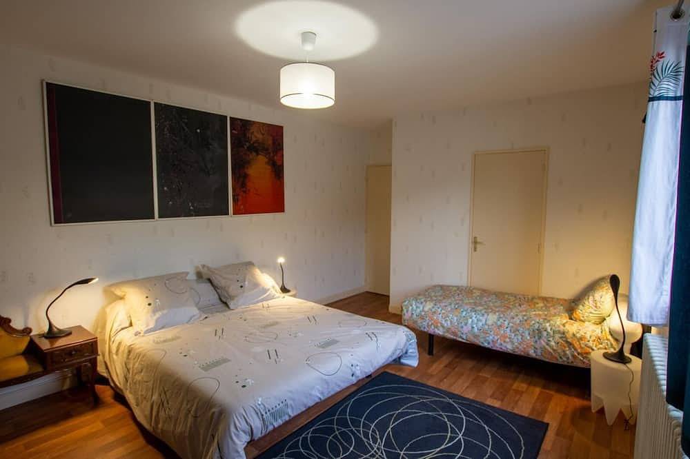 Entire apartment, Charming 2-Bedroom Apartment in Central Périgueux with Balcony & Modern Amenities in Périgueux, Périgord Blanc