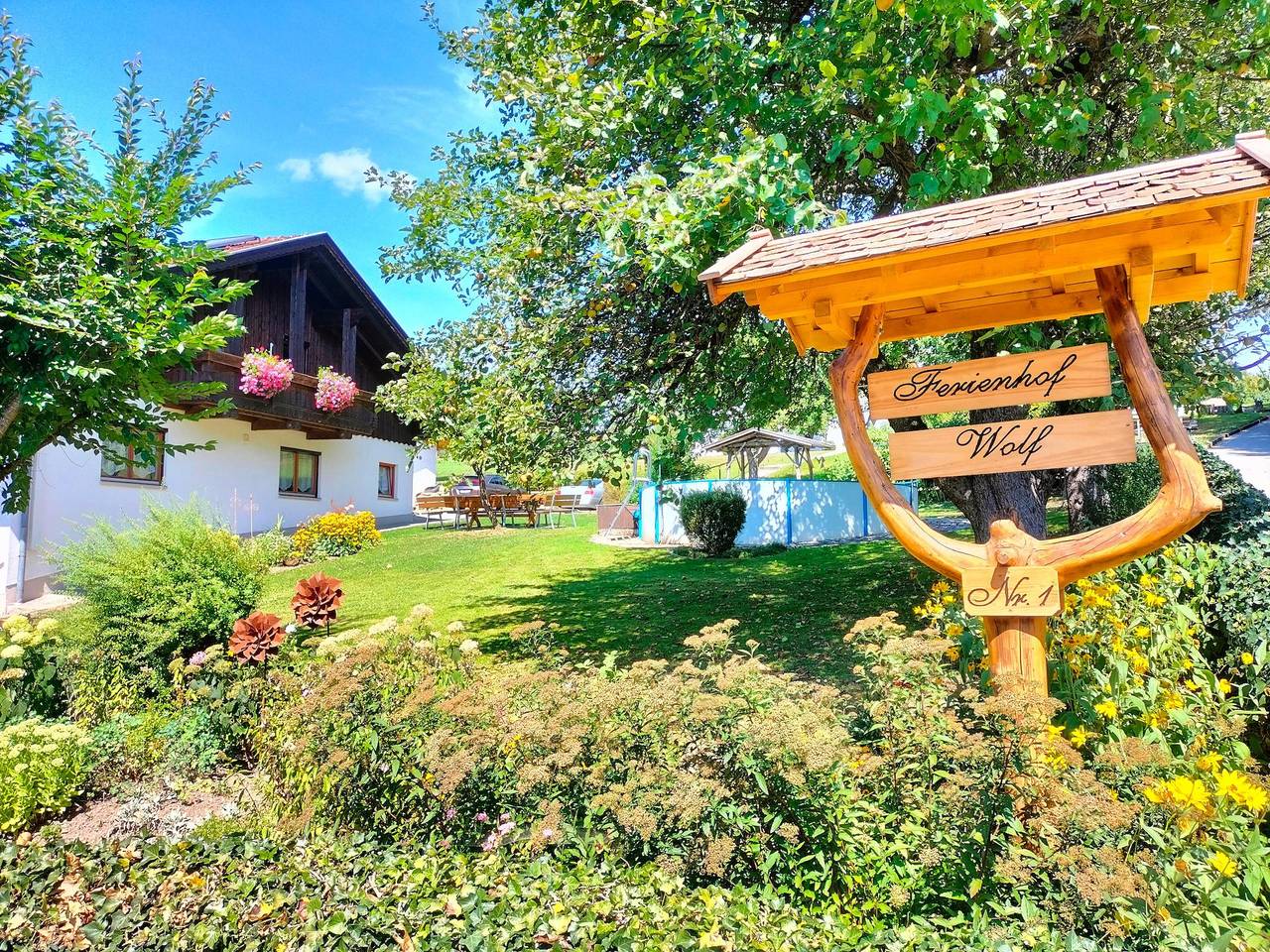 Ferienhof Wolf - Ferienwohnungen Platzhirsch 70m² in Viechtach, Ostbayern