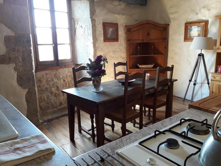 Gite 'Cap Del Mas' with Private Terrace and Wi-Fi in Ambeyrac, Quercy