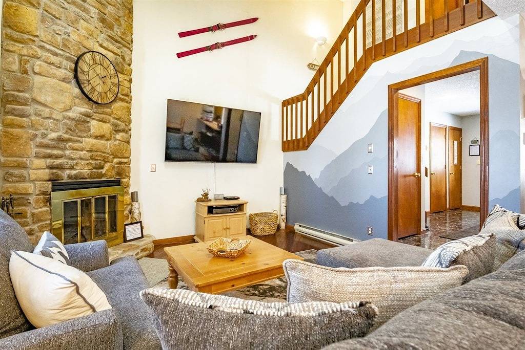 Ruhiger Schnee - Kamin, Whirlpool, Gasgrill, kurze Fahrt zu zwei State Parks und zwei Skigebieten in Seneca Rocks