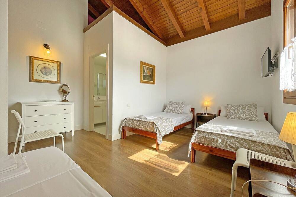 Casa Orgi, spacious first floor house next to the Orgi forest in Ultzama, Navarra Province
