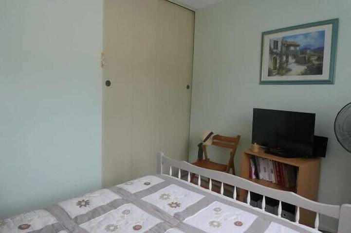 Gîte pour 4 personnes, avec piscine dans Plage de la Baumette - 3