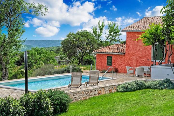 Ferienhaus für 6 Personen, mit Garten und Balkon