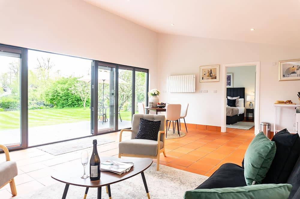 Entire apartment, Quarry View Studio in Shrewsbury with Parking in Shrewsbury, Shropshire