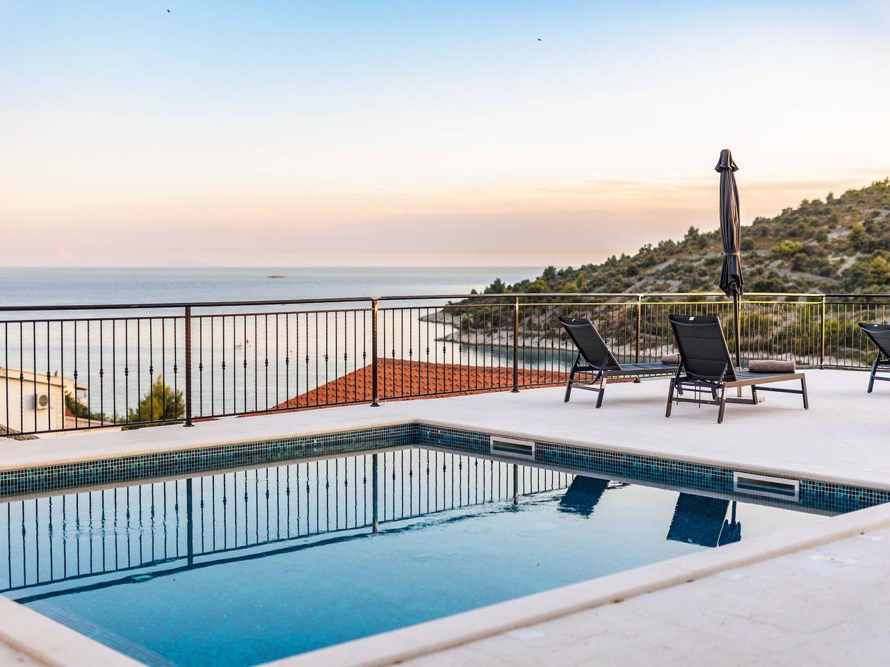 Villa La Fortezza with sea view in Sevid, Split-Dalmatie