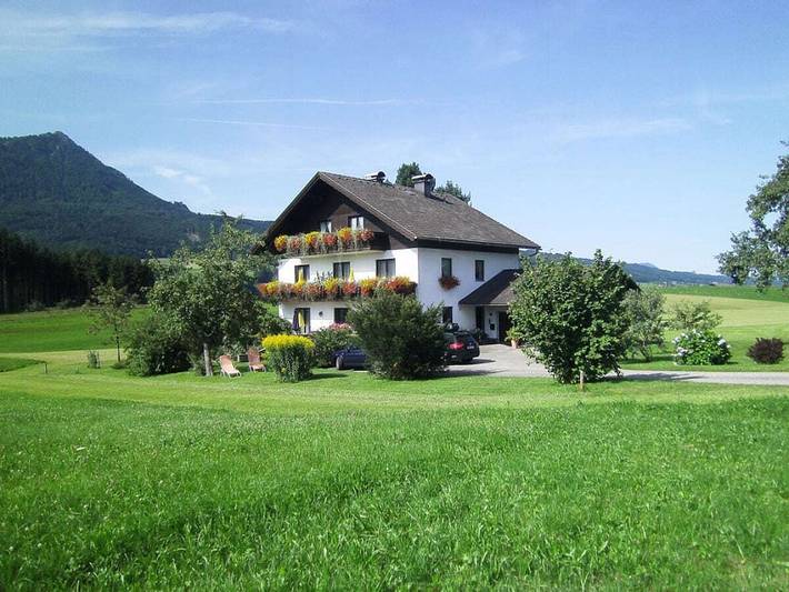Ferienhaus für 5 Personen, mit Balkon und Garten