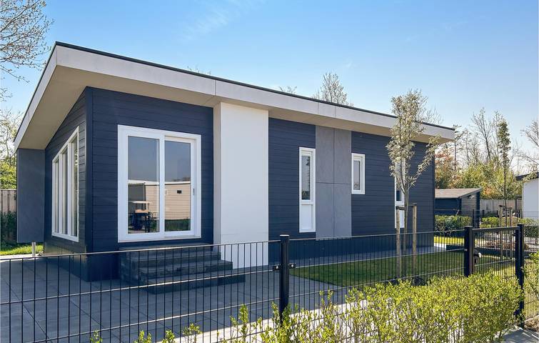 Ferienhaus für 4 Personen, mit Pool und Terrasse sowie Garten, mit Haustier