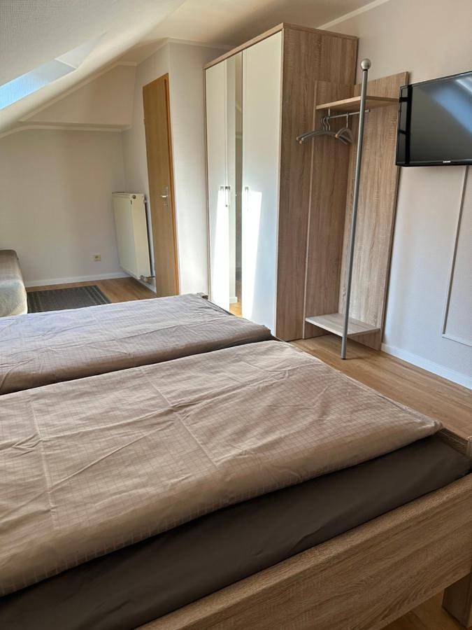 Ferienwohnung für 4 Personen, mit Balkon und Terrasse sowie Garten und Ausblick in Monreal - 2