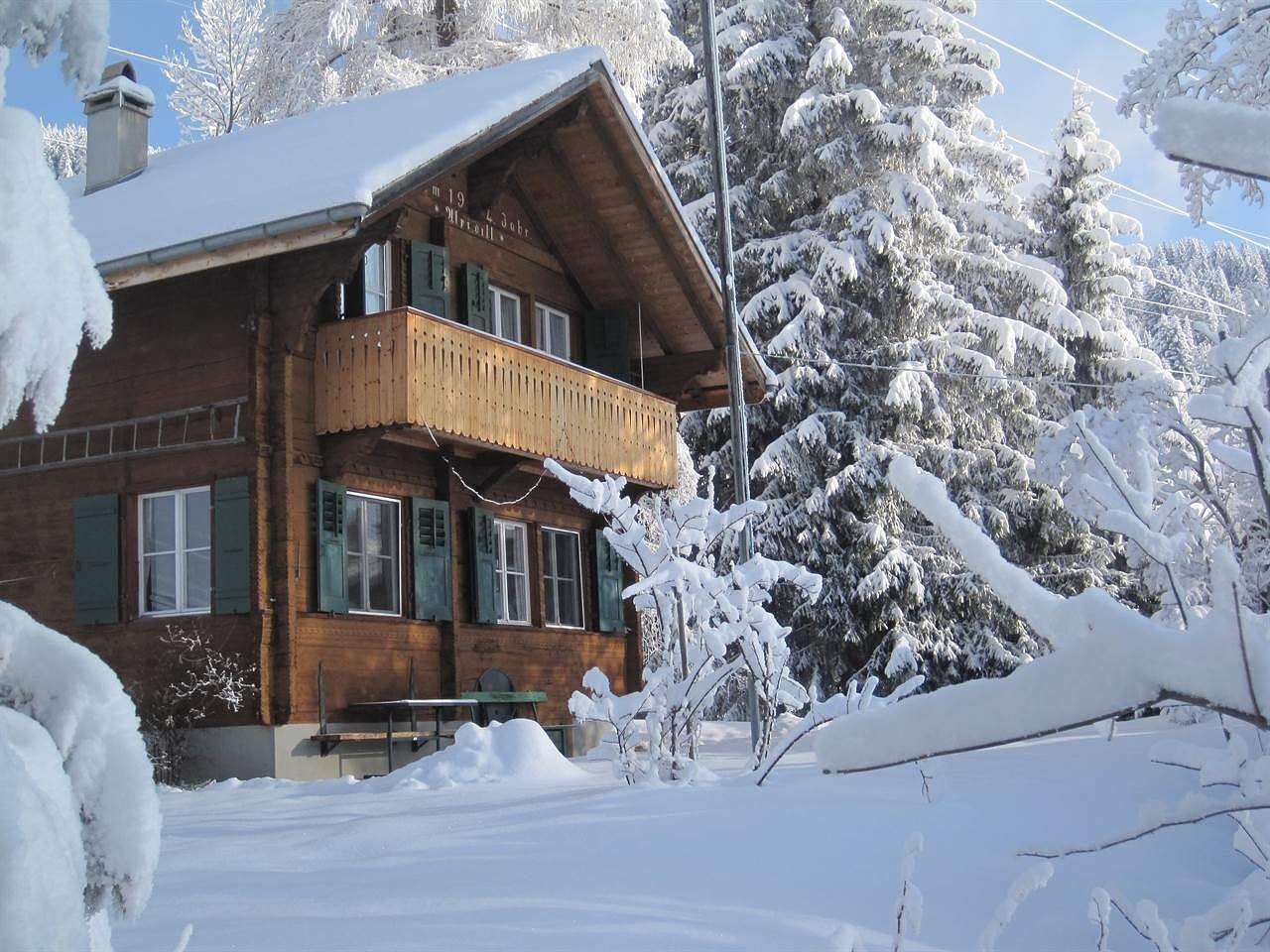 Chalet "Alpidyll" mit Blick auf die Berge in Hasliberg, Berner Oberland