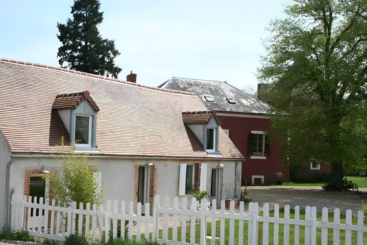 Chambre d’hôte pour 4 personnes, avec piscine et jardin dans Allier - 3