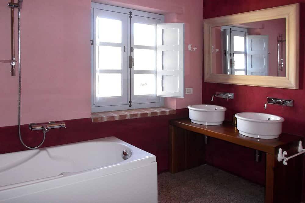Antica Casa Manca, das blaue Haus in Masainas, Sulcis Iglesiente