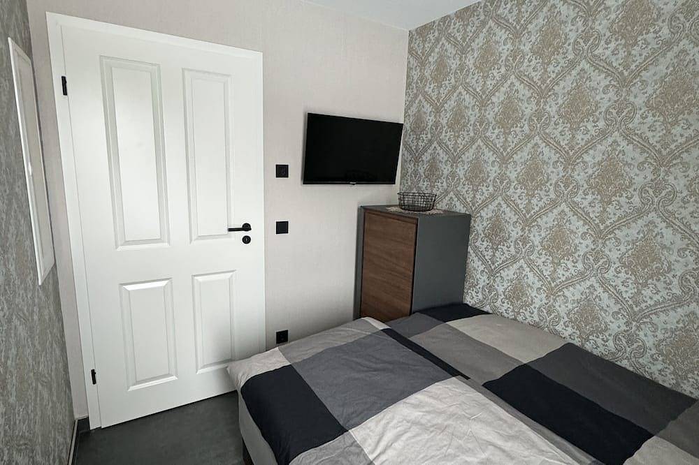 Tiny House Oskar am See mit Privatstrand 4 Personen in Löbnitz, Nordsachsen