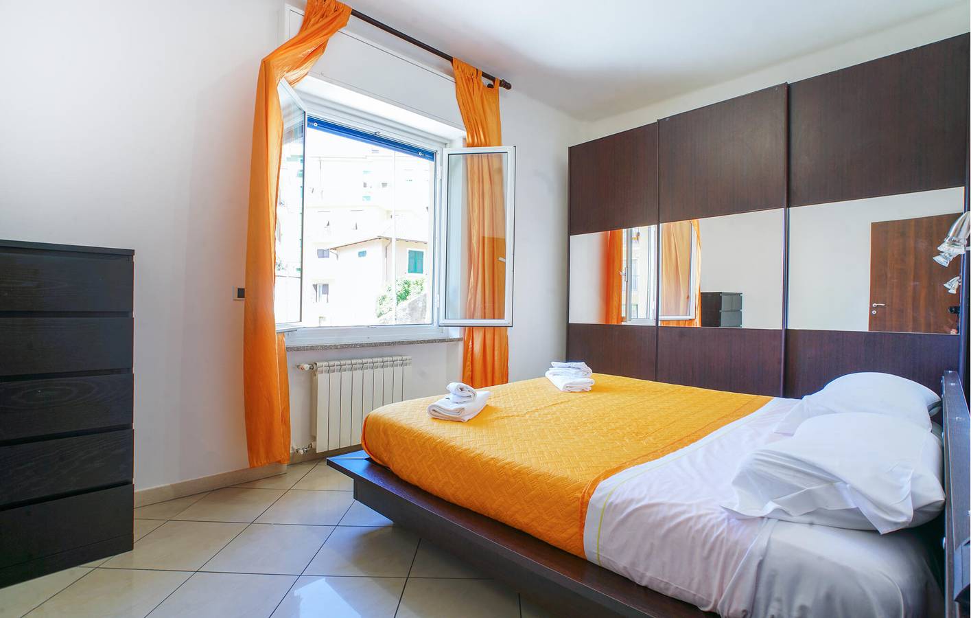 Geheel vakantieappartement, Gezellig appartement in de buurt van La Sorrentina & Torrente Polcevera in Genua (Stad), Genua