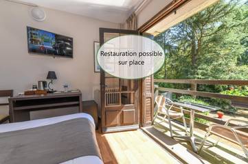 Hôtel pour 2 personnes, avec vue ainsi que piscine et jardin à Saint-Laurent-sur-Sèvre