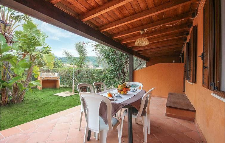Location de vacances pour 4 personnes, avec jardin à Muravera - 2