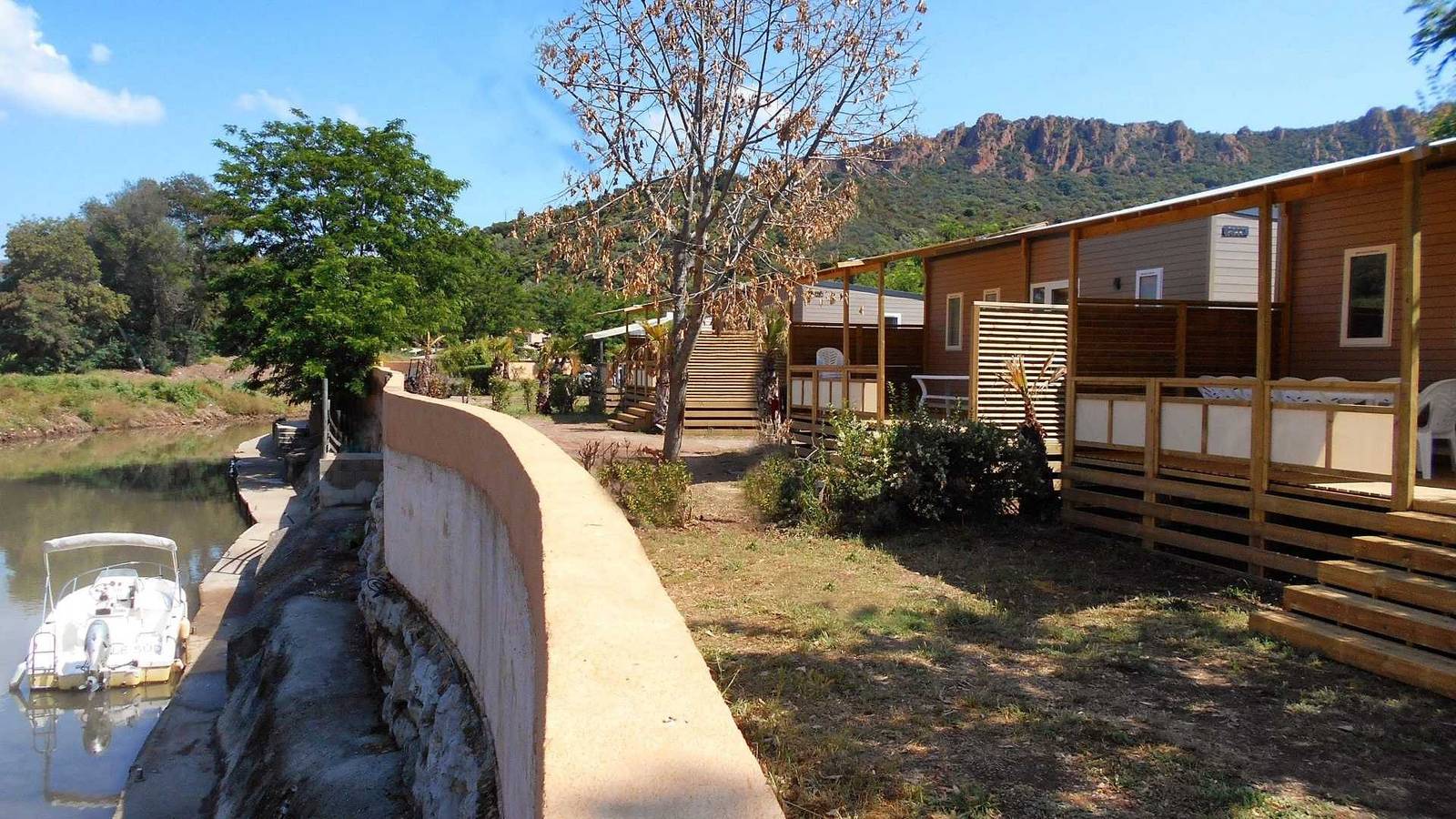 Camping pour 8 Personnes dans Saint-Raphaël, Région de Draguignan